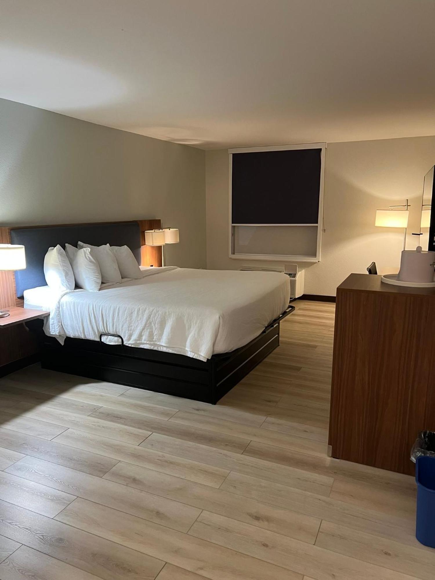 Wingate By Wyndham Dublin Near Claytor Lake State Park Exterior foto