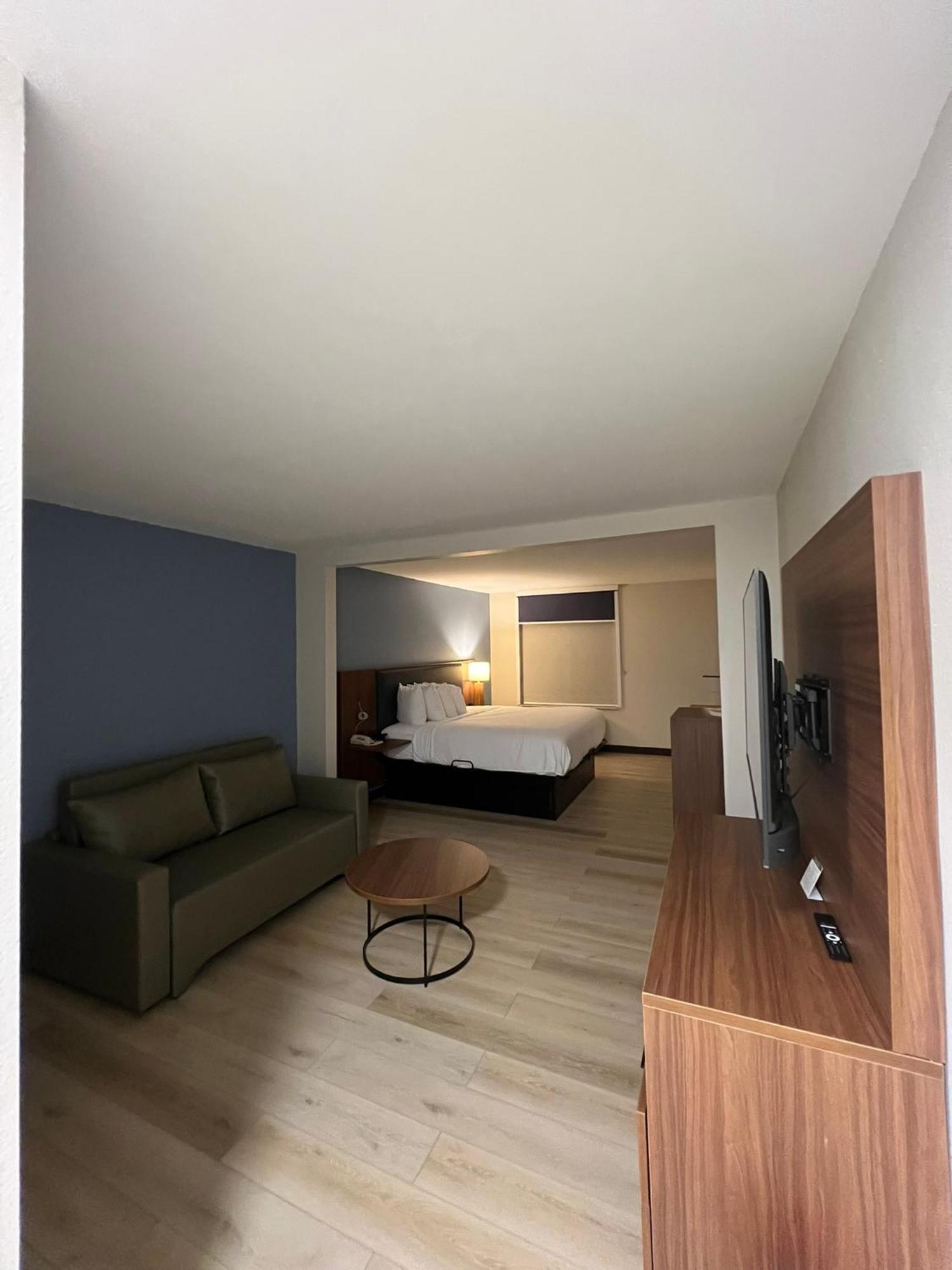 Wingate By Wyndham Dublin Near Claytor Lake State Park Exterior foto